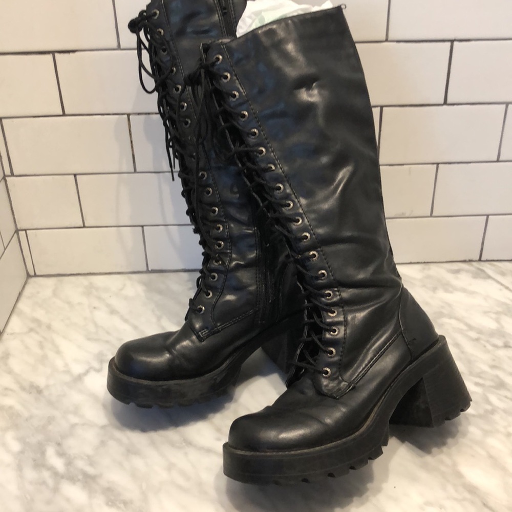 Vintage Goth Lace-up lug heel boots